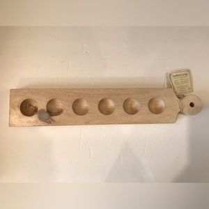 Southern Living Egg holder/mango wood/nwt